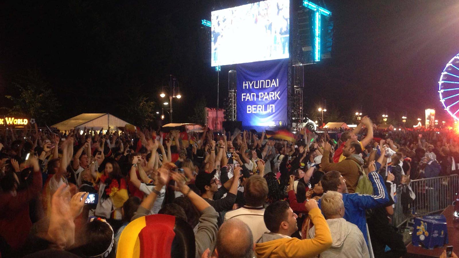 wlan mieten für event in berlin fanmeile 2014 deutschland fussball weltmeister hyundai fanpark